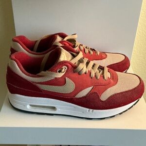 Nike air Max 1 Red and Tan Sneakers
